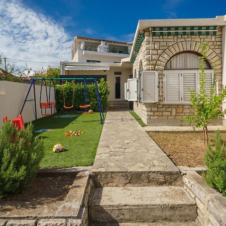 Holiday Home Oliva Vodice Luaran gambar