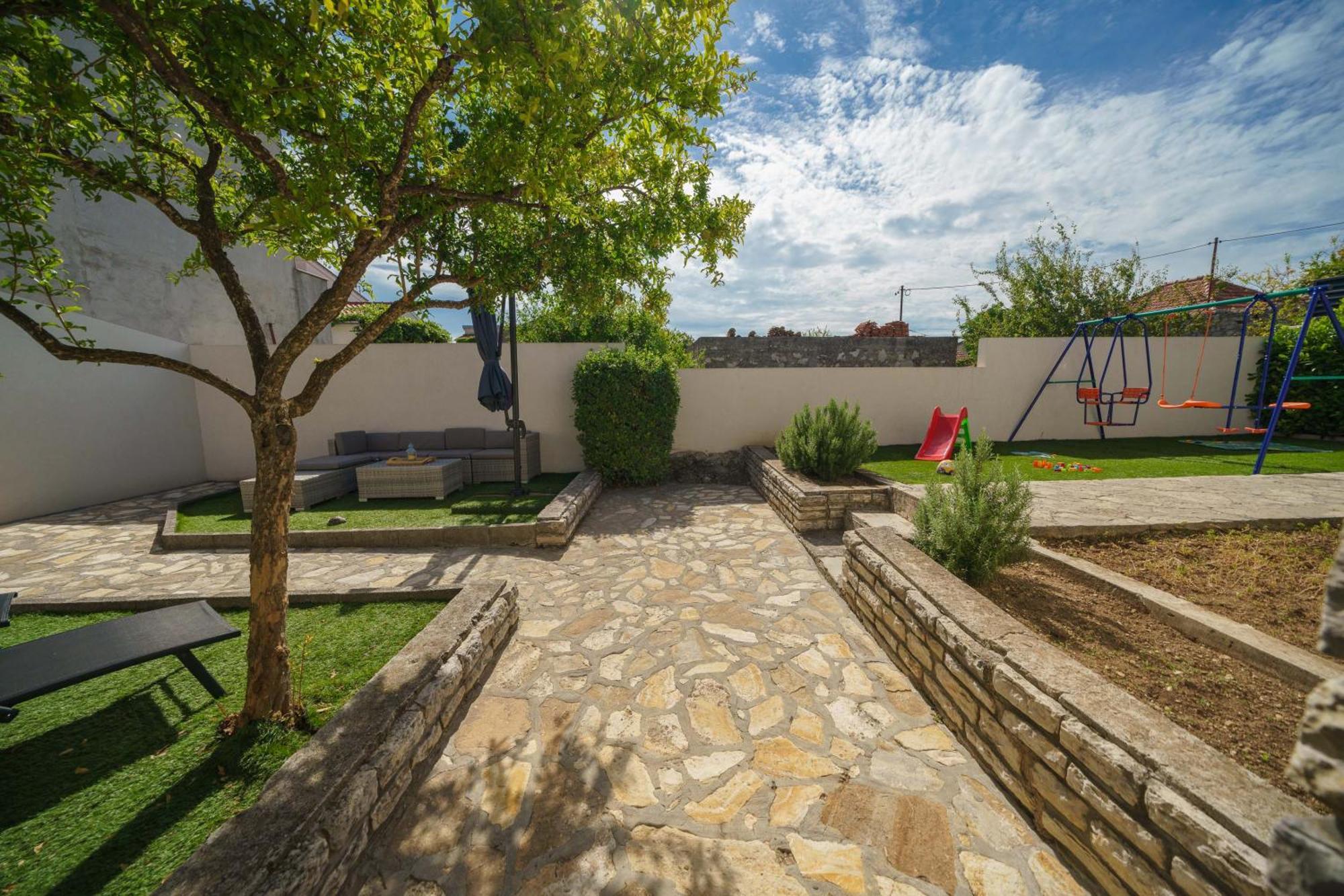 Holiday Home Oliva Vodice Luaran gambar