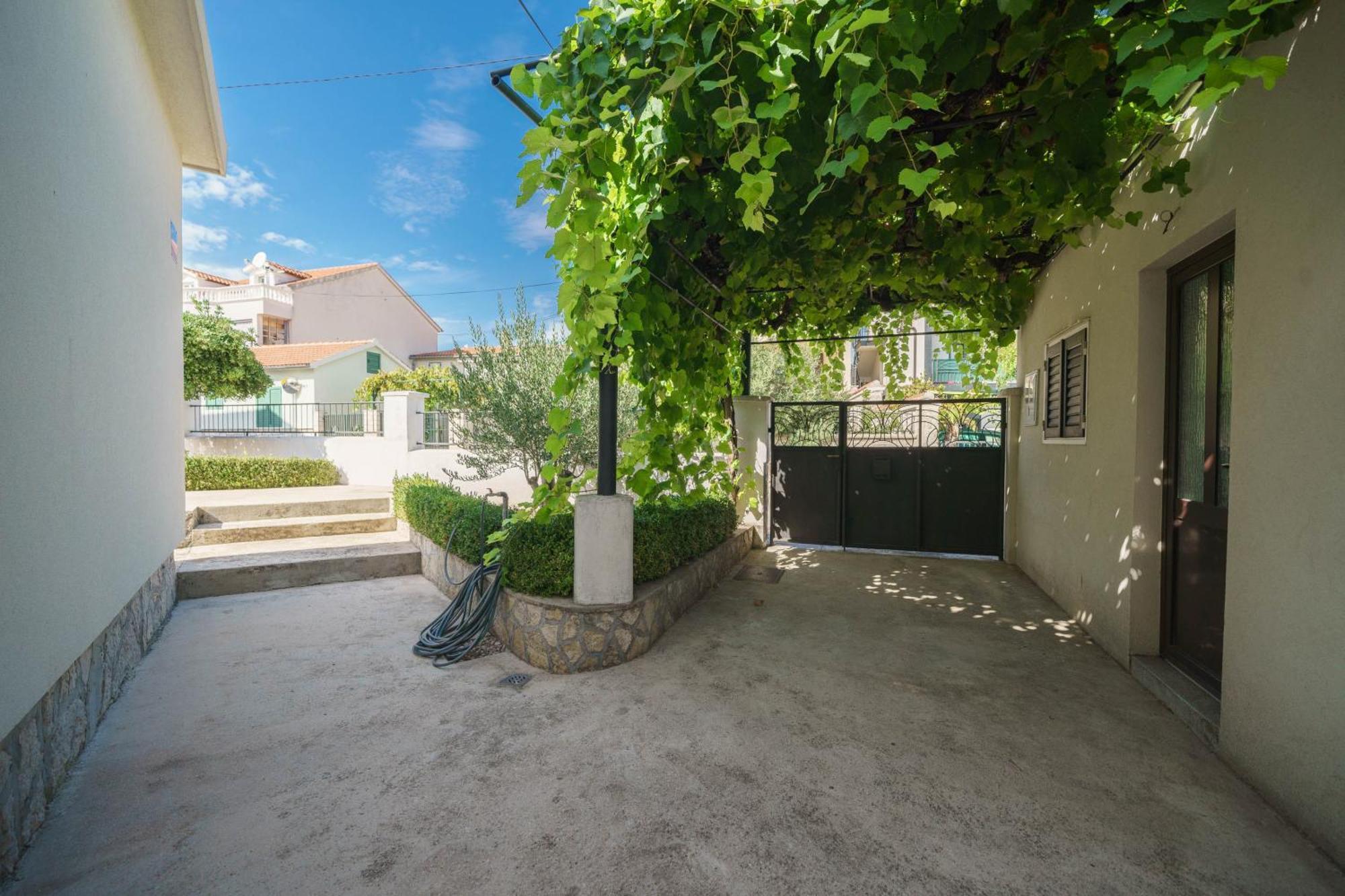 Holiday Home Oliva Vodice Luaran gambar