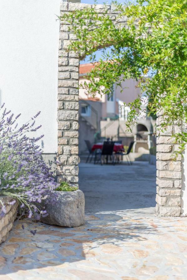 Holiday Home Oliva Vodice Luaran gambar